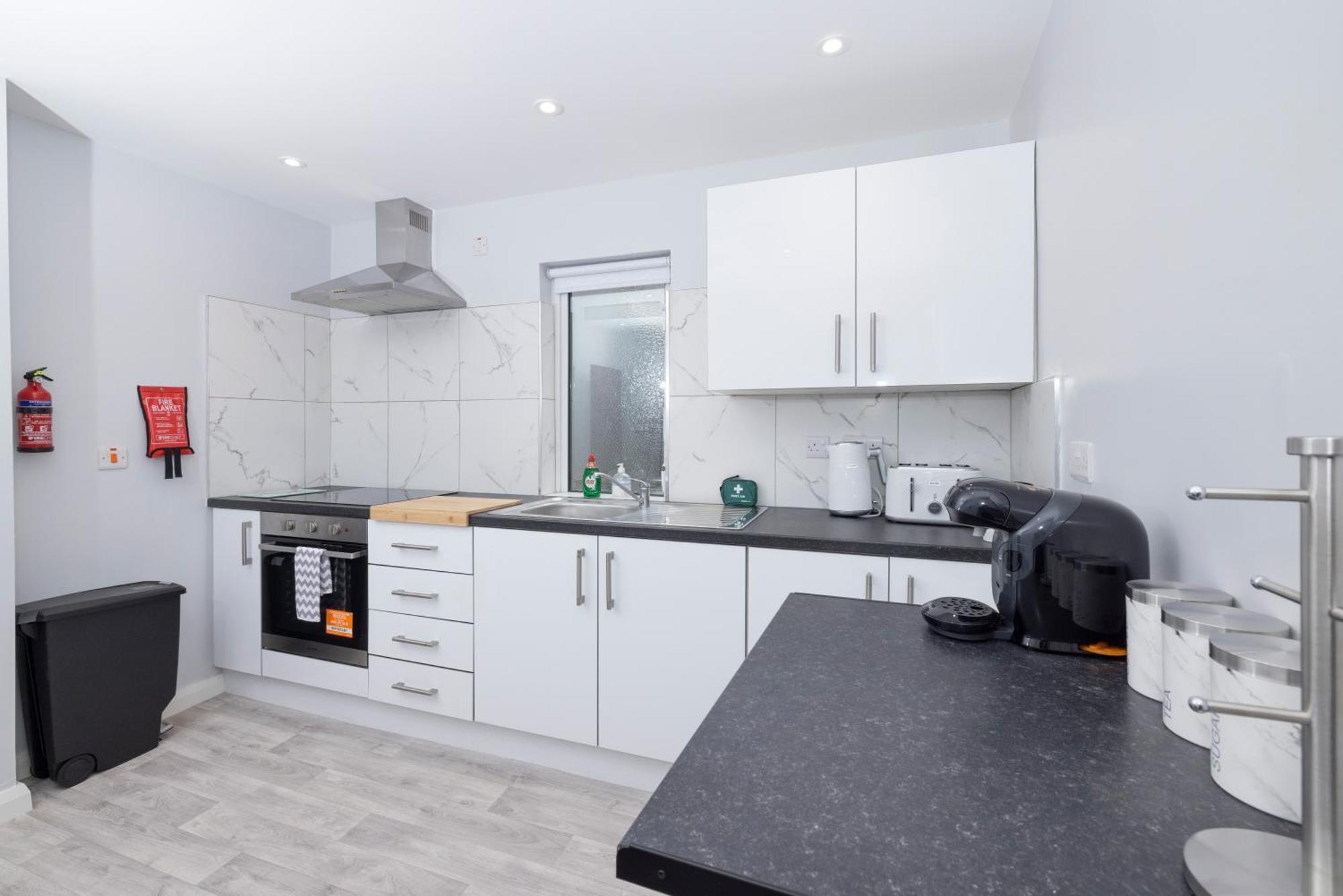 Modern 2 Bed Apartment Enniskillen Eksteriør billede