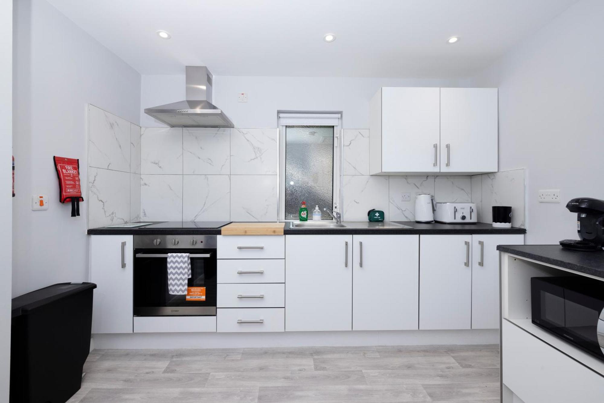 Modern 2 Bed Apartment Enniskillen Eksteriør billede