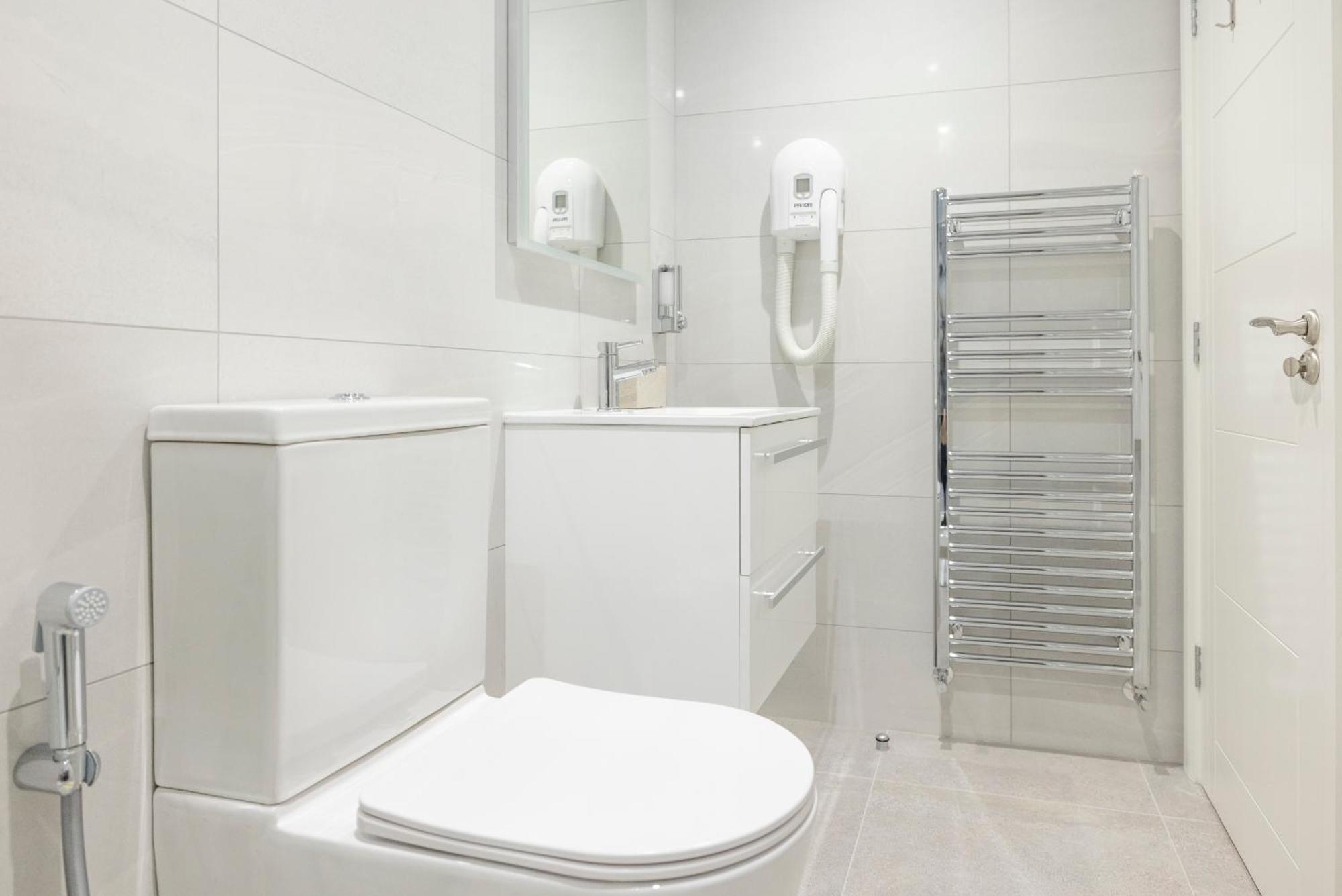 Modern 2 Bed Apartment Enniskillen Eksteriør billede