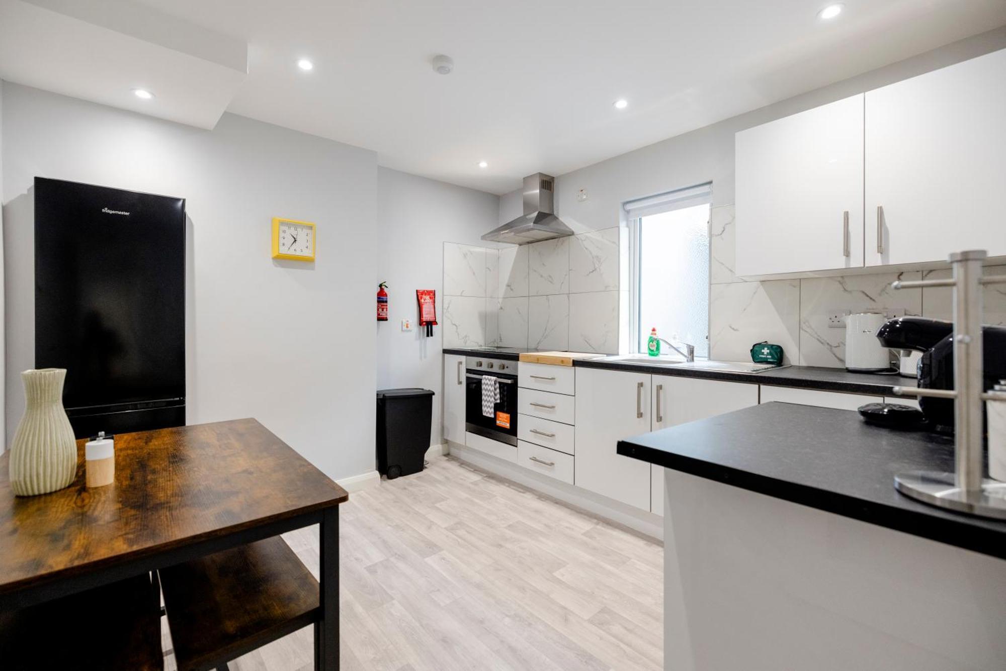 Modern 2 Bed Apartment Enniskillen Eksteriør billede