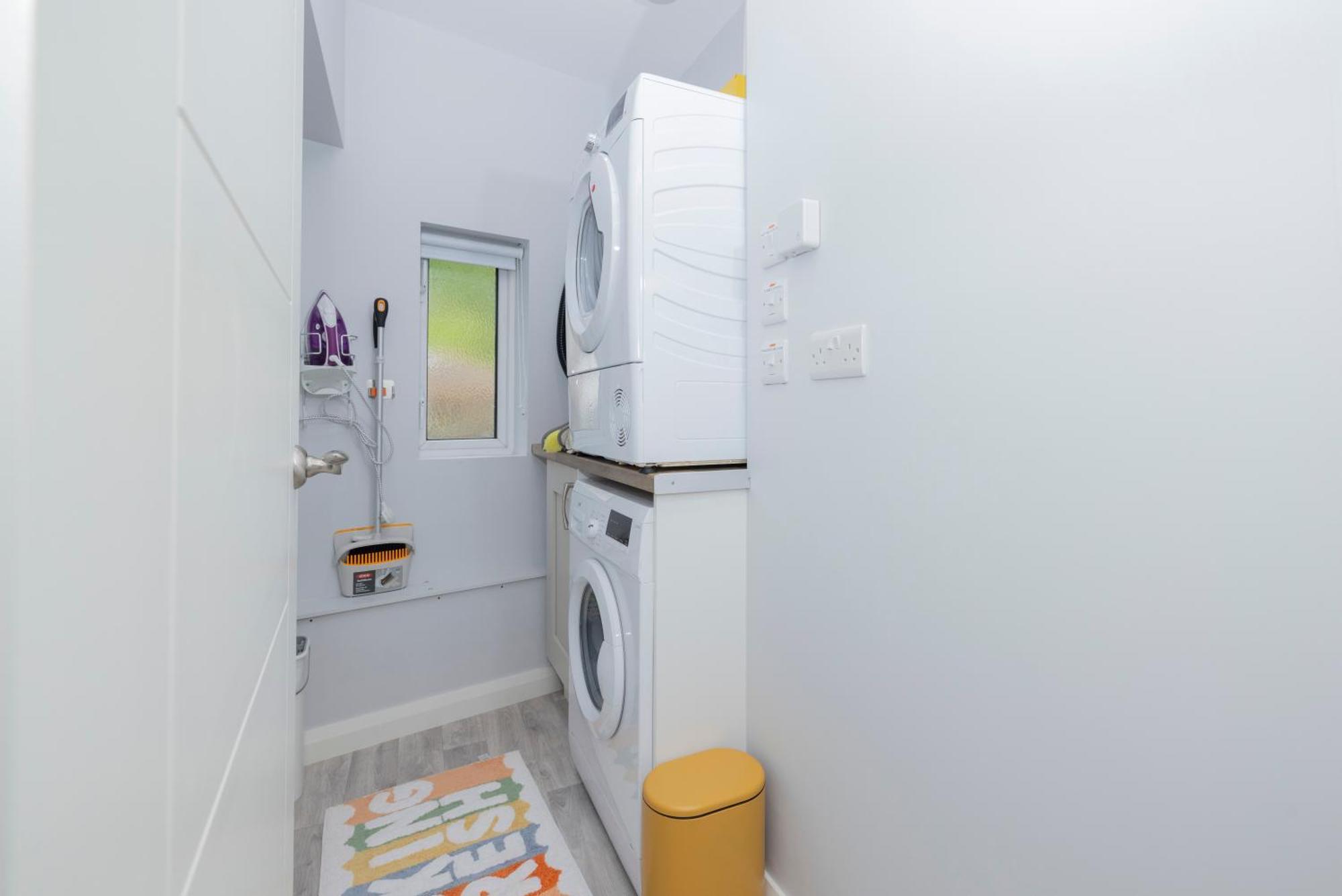 Modern 2 Bed Apartment Enniskillen Eksteriør billede