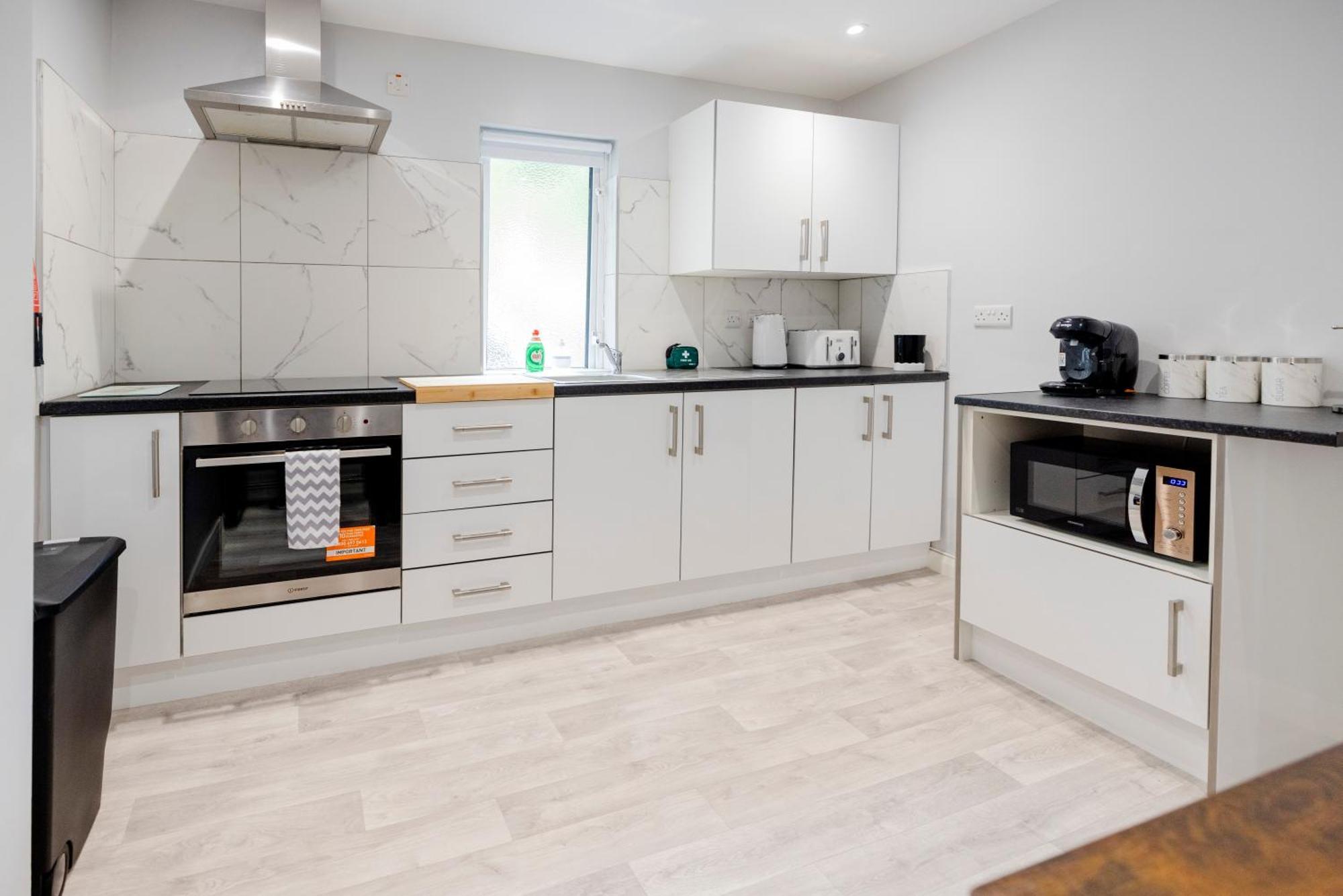 Modern 2 Bed Apartment Enniskillen Eksteriør billede